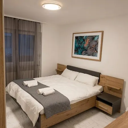 Modernes City-apartment Am Main, *